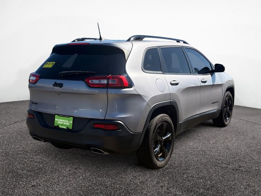 Used 2018 Jeep Cherokee Latitude w/ Altitude Package image 5