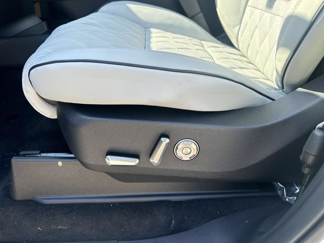 New 2026 Lincoln Navigator Black Label AWD/4WD image 12