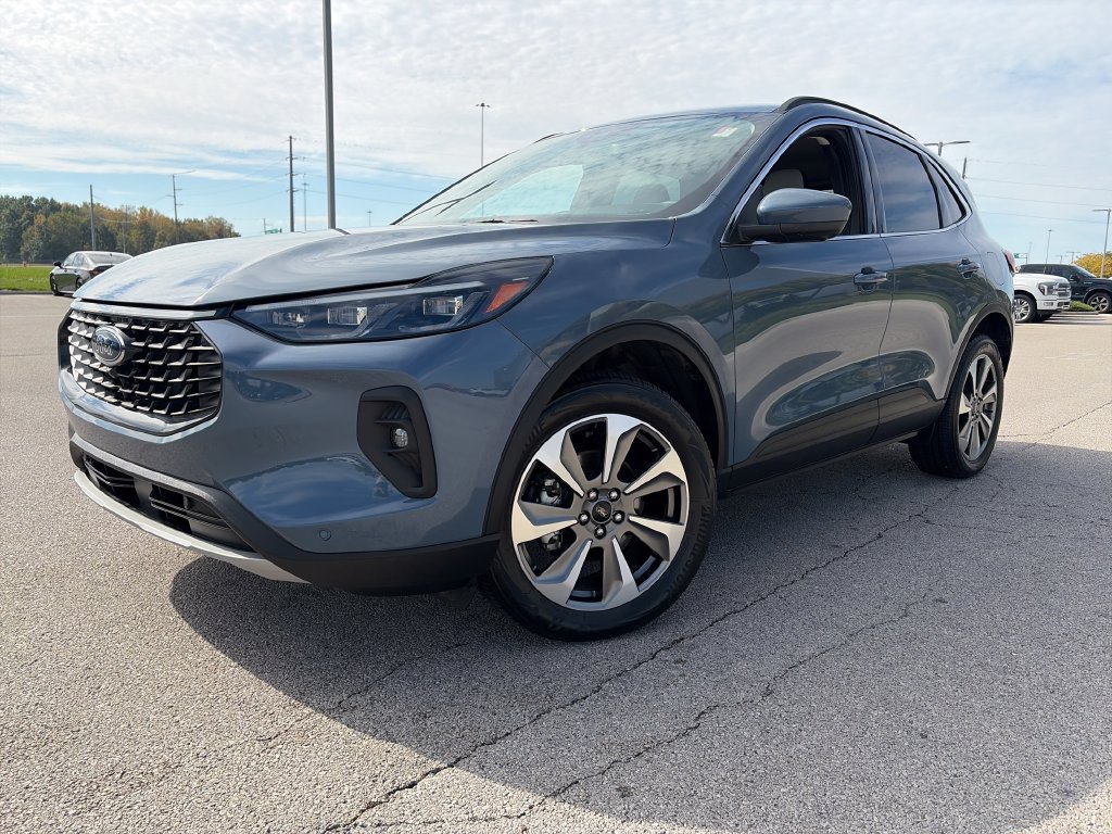 Used 2024 Ford Escape Platinum AWD/4WD image 3