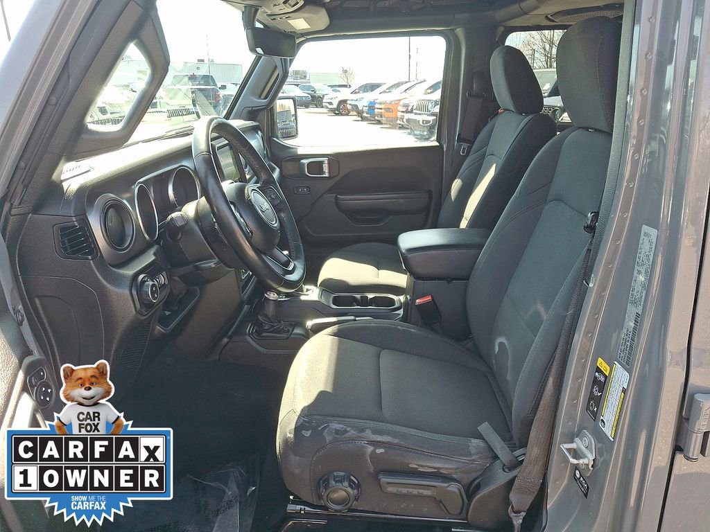 Used 2022 Jeep Gladiator Willys AWD/4WD image 14