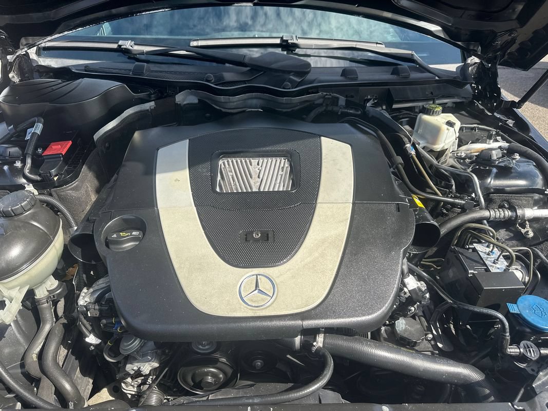 Used 2010 Mercedes-Benz C 300 Sedan image 17