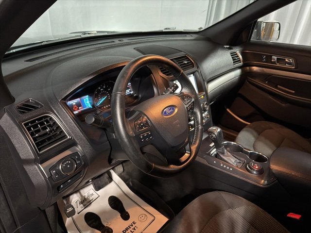 Used 2018 Ford Explorer XLT image 9
