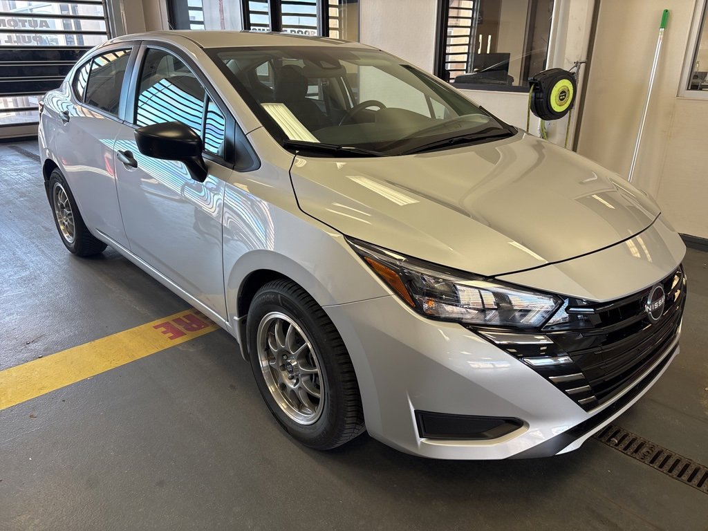Used 2025 Nissan Versa S w/ Trunk Package image 1