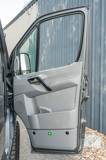 Used 2016 Mercedes-Benz Sprinter 2500 image 34
