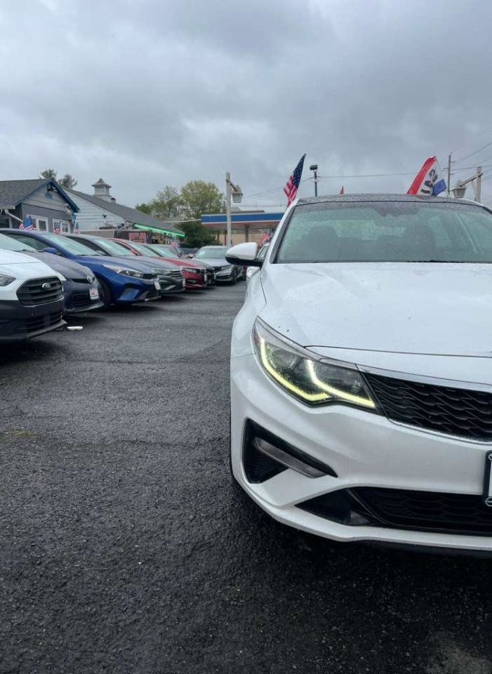 Used 2019 Kia Optima LX w/ LX Premium Package FWD image 2