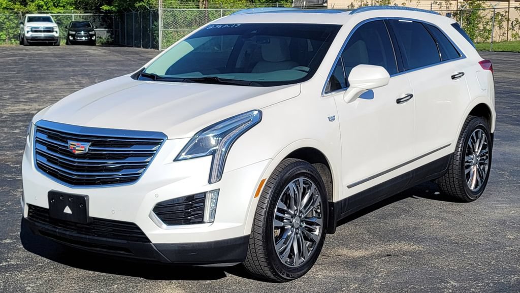Used 2017 Cadillac XT5 Premium Luxury w/ LPO, Wheel Lock Package FWD image 3