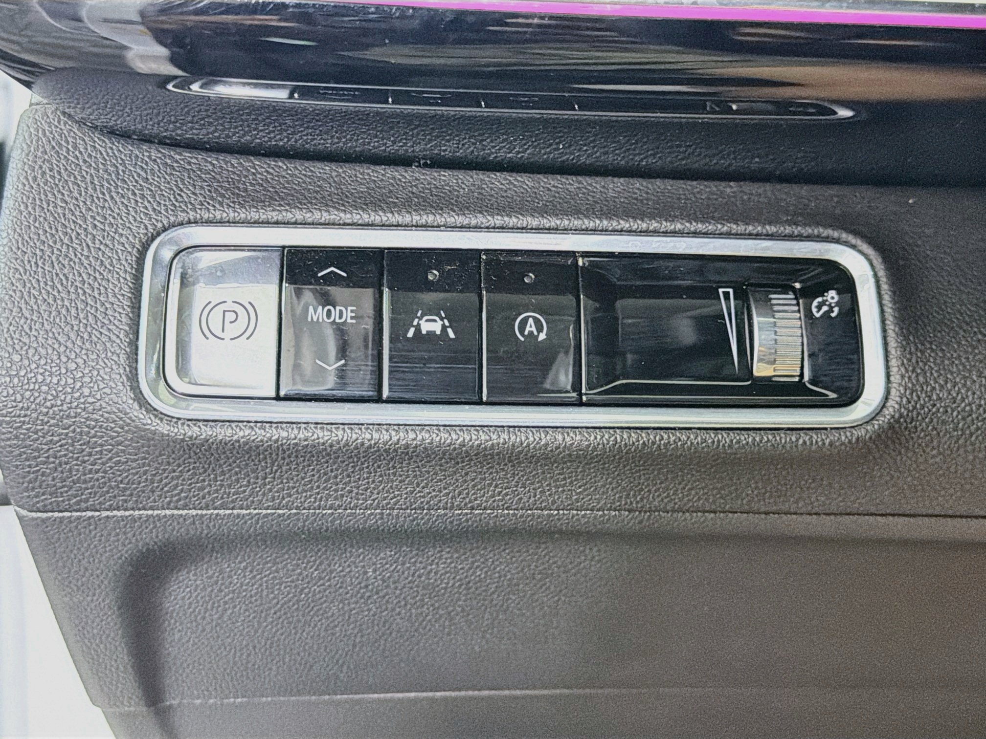 Used 2024 Buick Envision Preferred AWD/4WD image 16