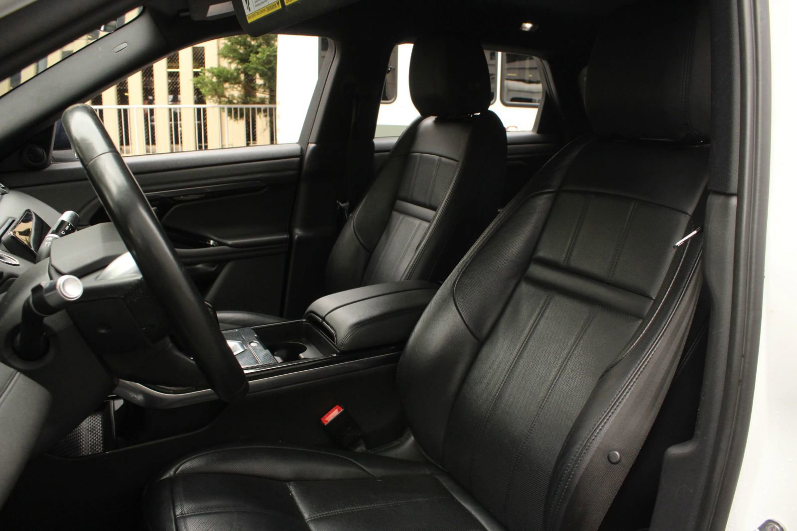Used 2020 Land Rover Range Rover Evoque SE AWD/4WD image 16