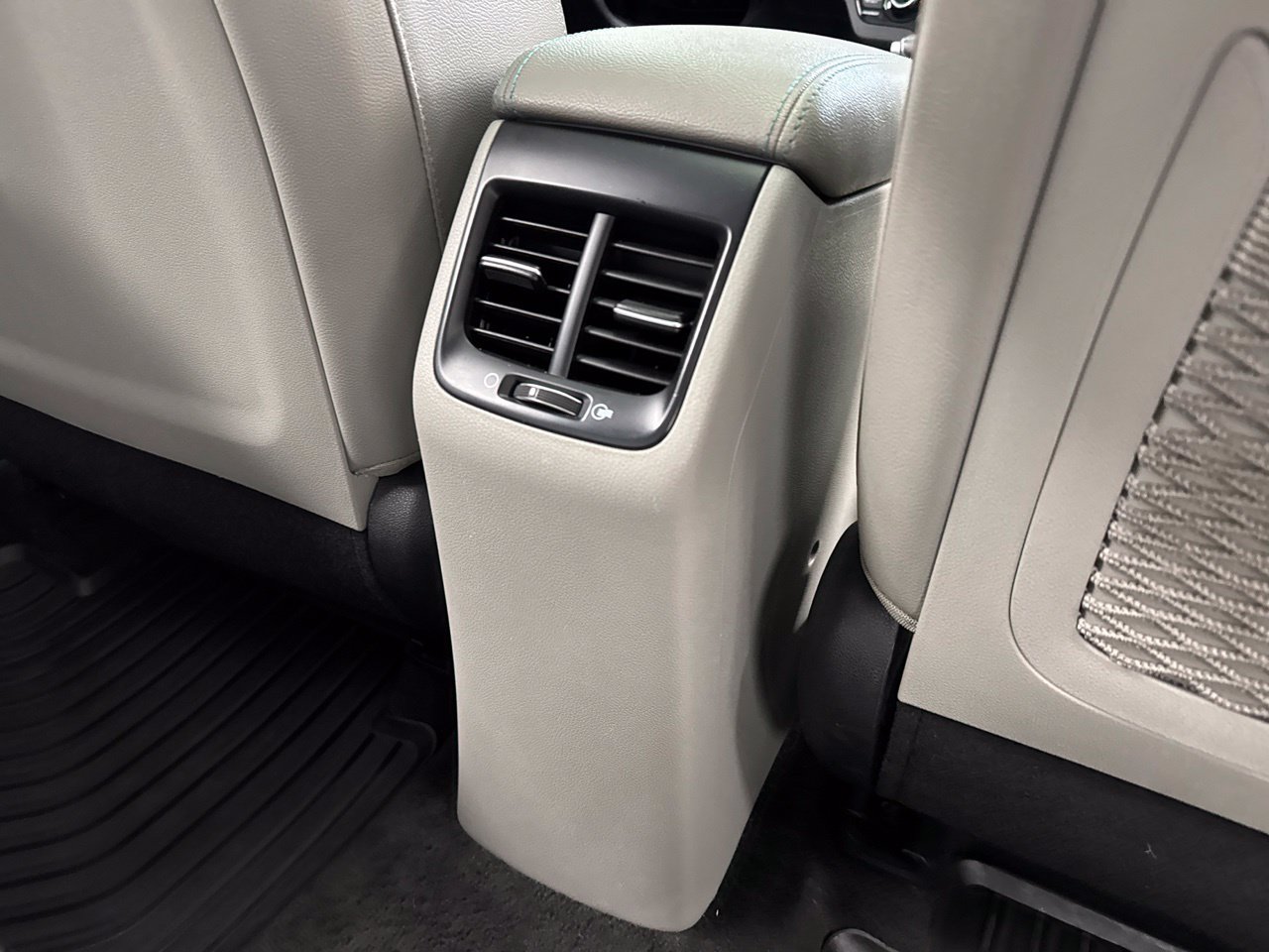 Used 2022 Kia Niro EX Premium FWD image 47