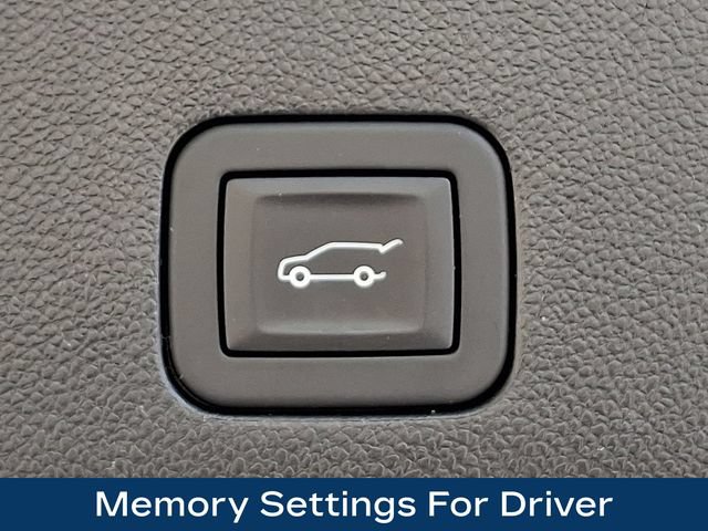 Used 2025 Chevrolet Tahoe Z71 AWD/4WD image 32