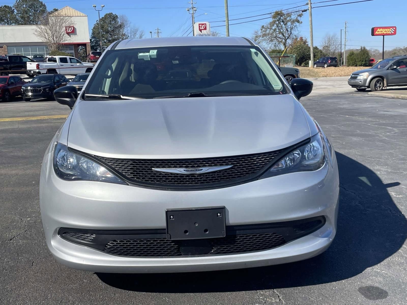 Used 2024 Chrysler Voyager LX image 8