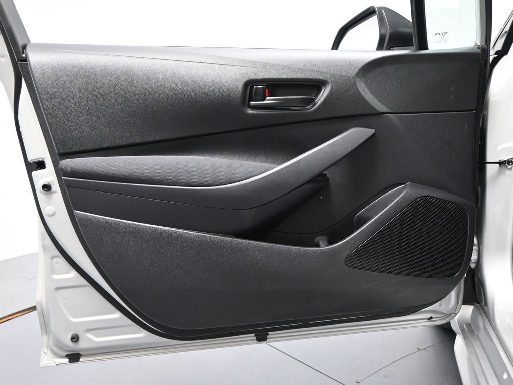 Used 2023 Toyota Corolla LE image 27