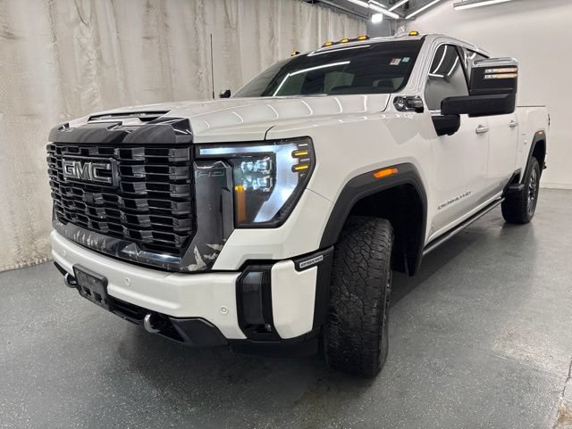 Used 2024 GMC Sierra 2500 Denali Ultimate AWD/4WD image 5
