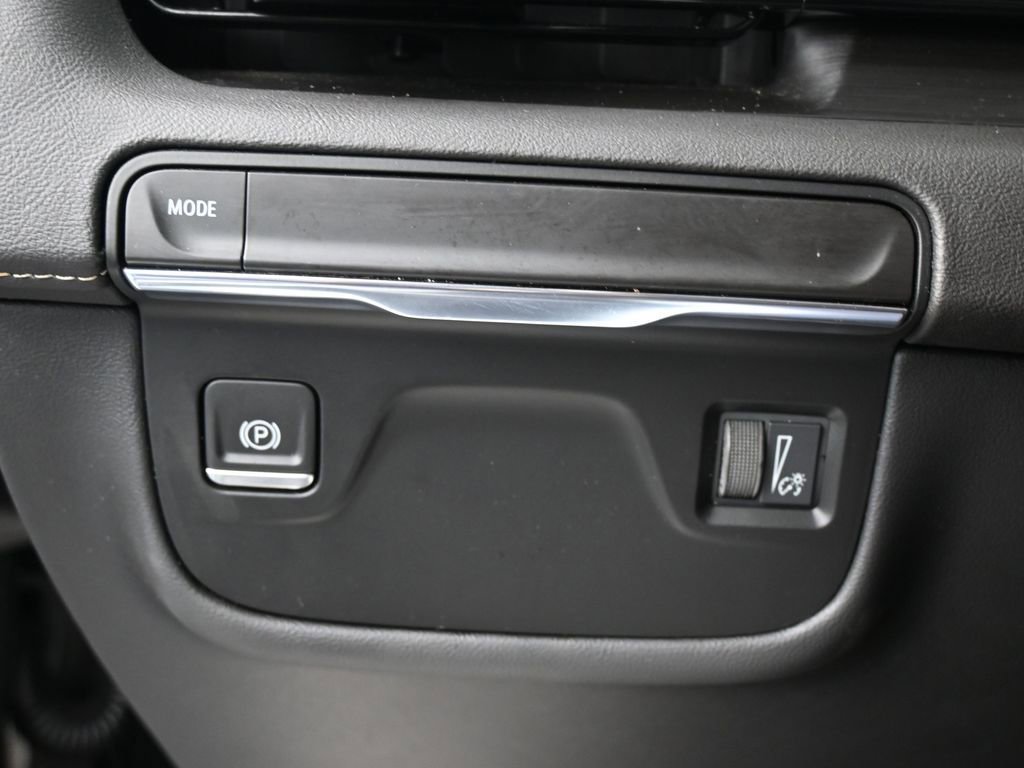 Used 2023 Cadillac Escalade Premium Luxury image 16