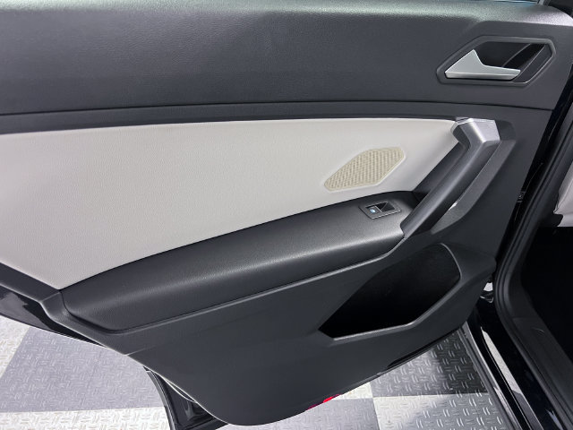 Certified 2021 Volkswagen Tiguan SE R-Line FWD image 17