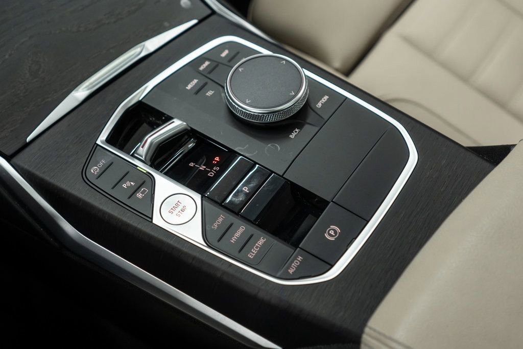 Used 2023 BMW 330e xDrive w/ Premium Package image 18