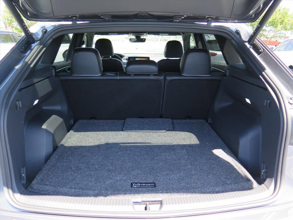 Used 2024 Volkswagen Atlas Cross Sport SEL Premium R-Line AWD/4WD image 17