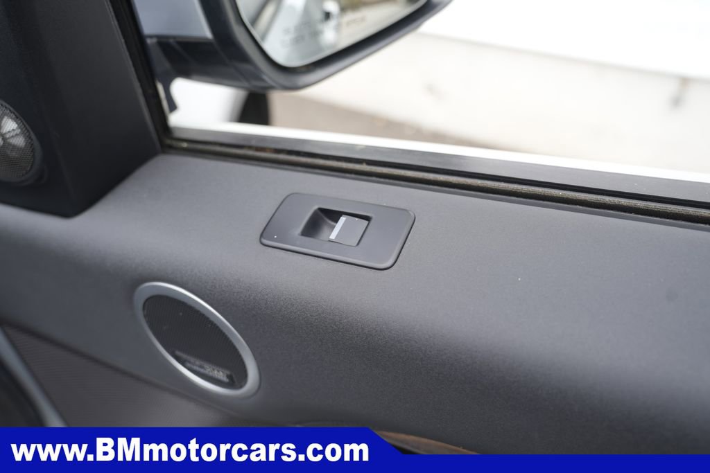 Used 2018 Land Rover Discovery HSE AWD/4WD image 40