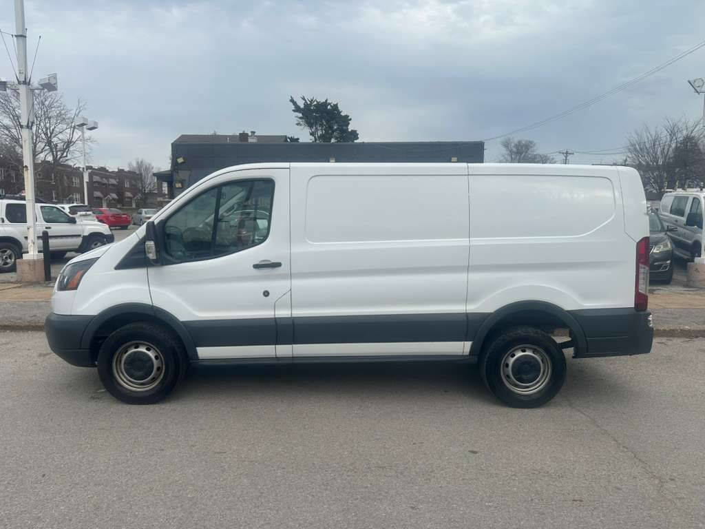 Used 2017 Ford Transit 250 130 Low Roof image 5