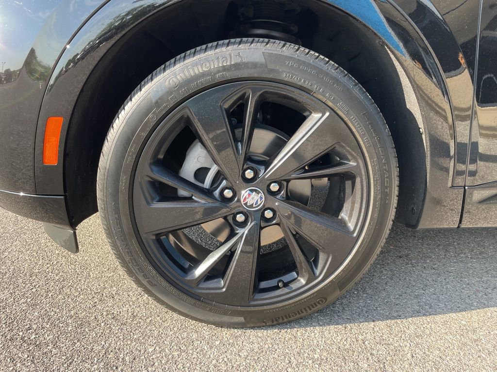 Used 2022 Buick Envision Essence w/ Sport Touring Package image 20