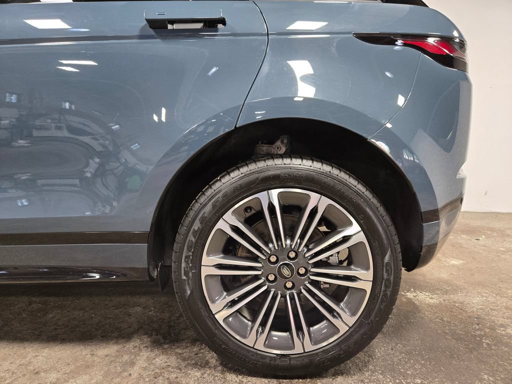 Used 2025 Land Rover Range Rover Evoque Dynamic SE AWD/4WD image 59