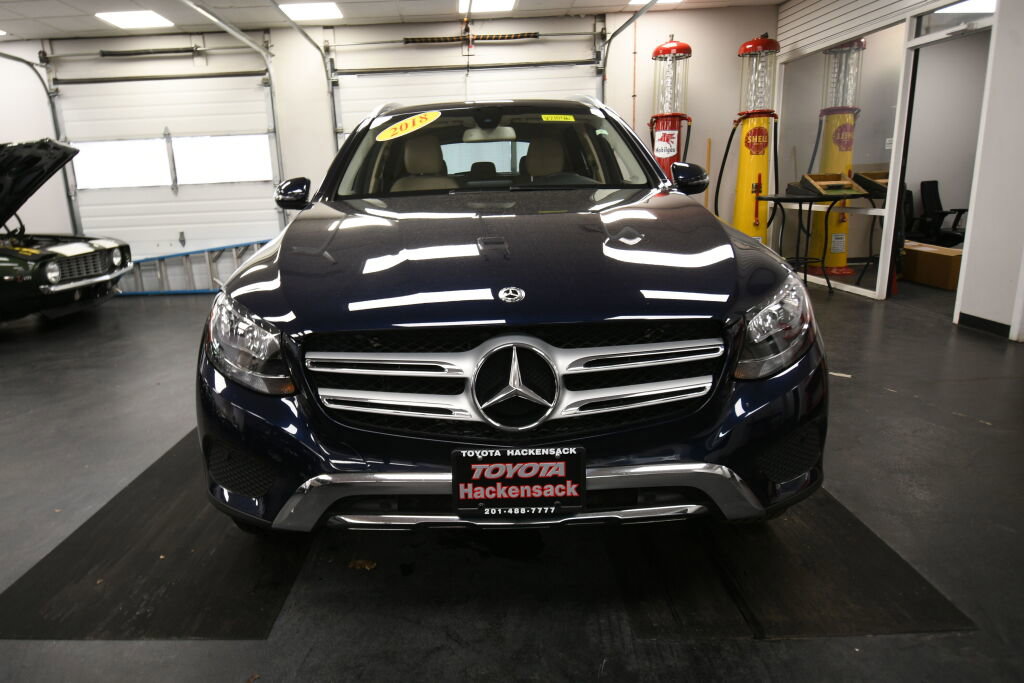 Used 2018 Mercedes-Benz GLC 300 4MATIC image 2
