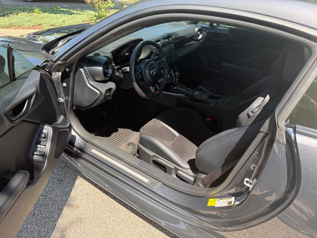Used 2026 Toyota GR86 Premium w/ ALL Weather Mat Package (TMS) RWD image 11