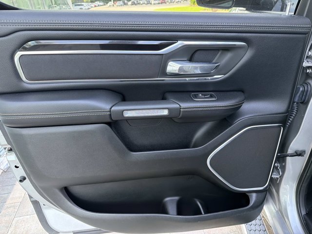 Used 2019 RAM 1500 Laramie AWD/4WD image 16