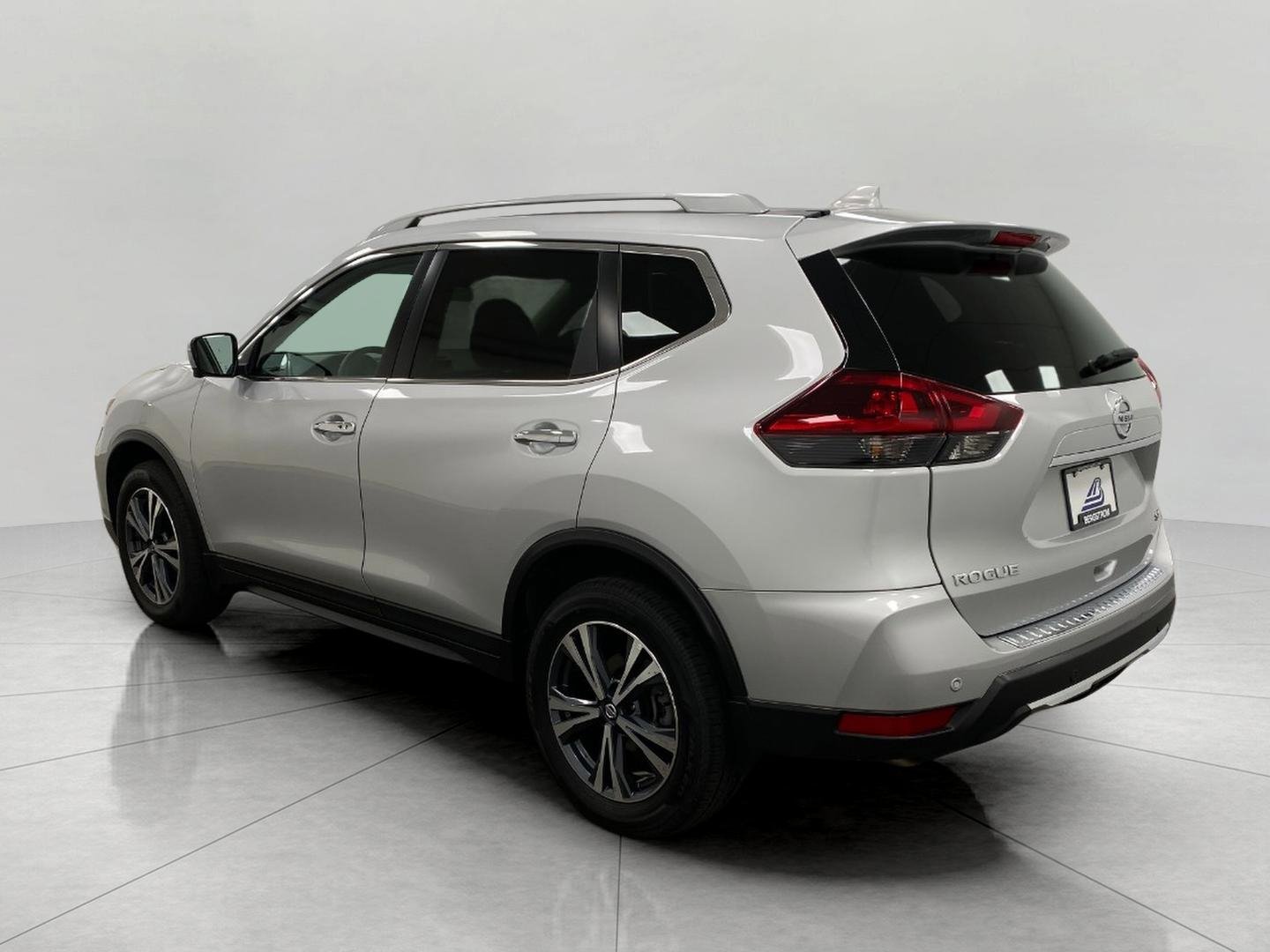 Used 2019 Nissan Rogue SV w/ Premium Package AWD/4WD image 8