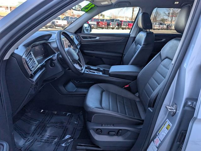 Used 2025 Volkswagen Atlas SEL image 2