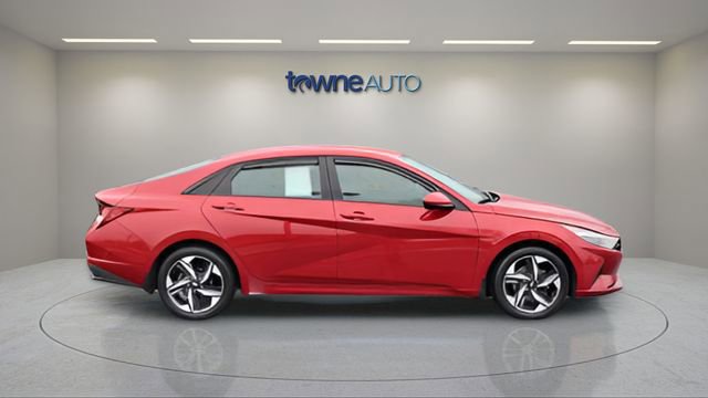 Used 2023 Hyundai Elantra SEL w/ Convenience Package FWD image 8