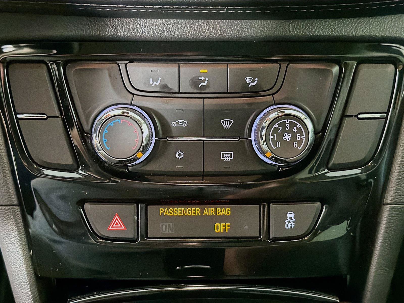 Used 2020 Buick Encore Preferred AWD/4WD image 22