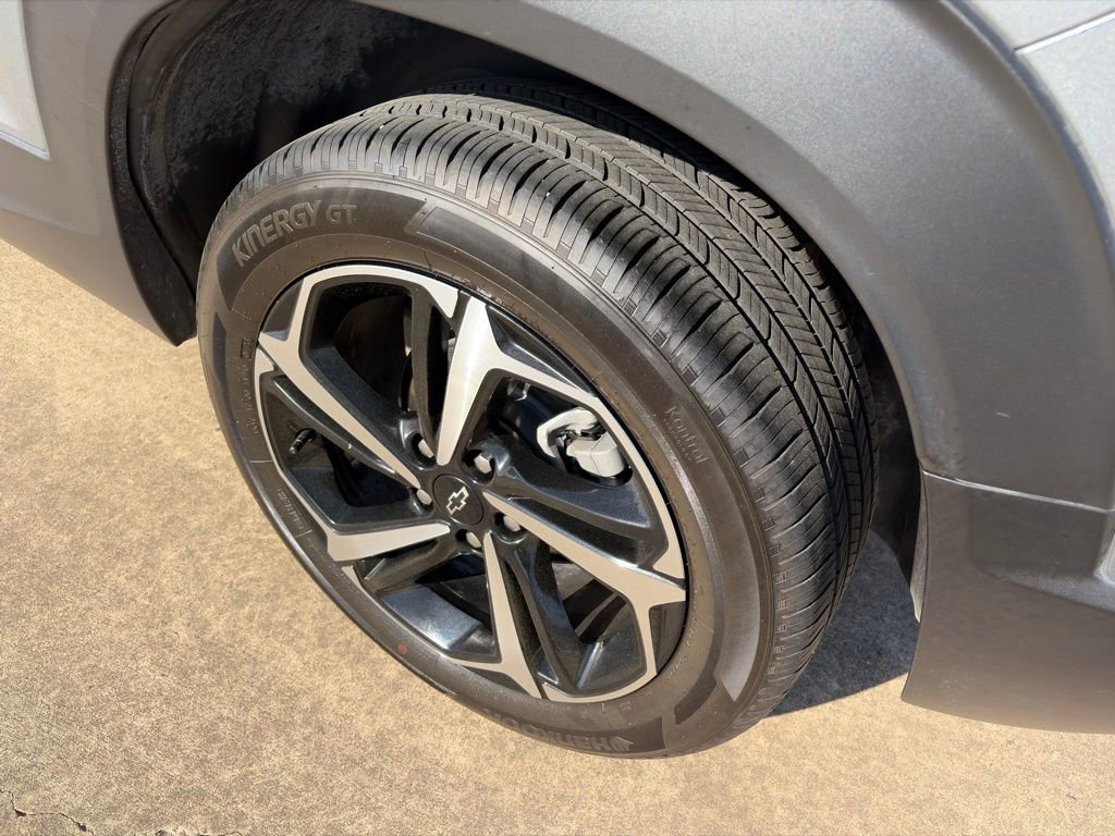 Used 2023 Chevrolet TrailBlazer RS FWD image 9