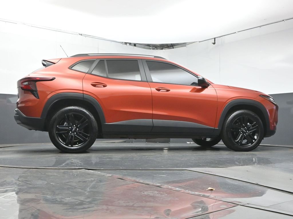 Used 2024 Chevrolet Trax ACTIV w/ Sunroof Package image 39