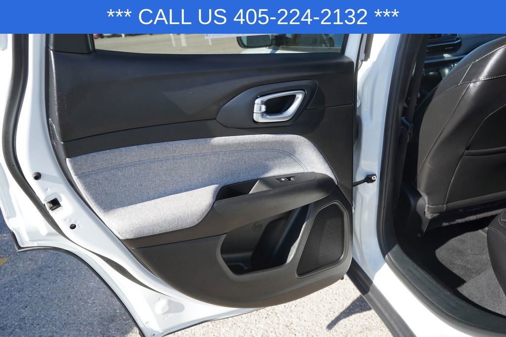 Used 2024 Jeep Compass Latitude image 30