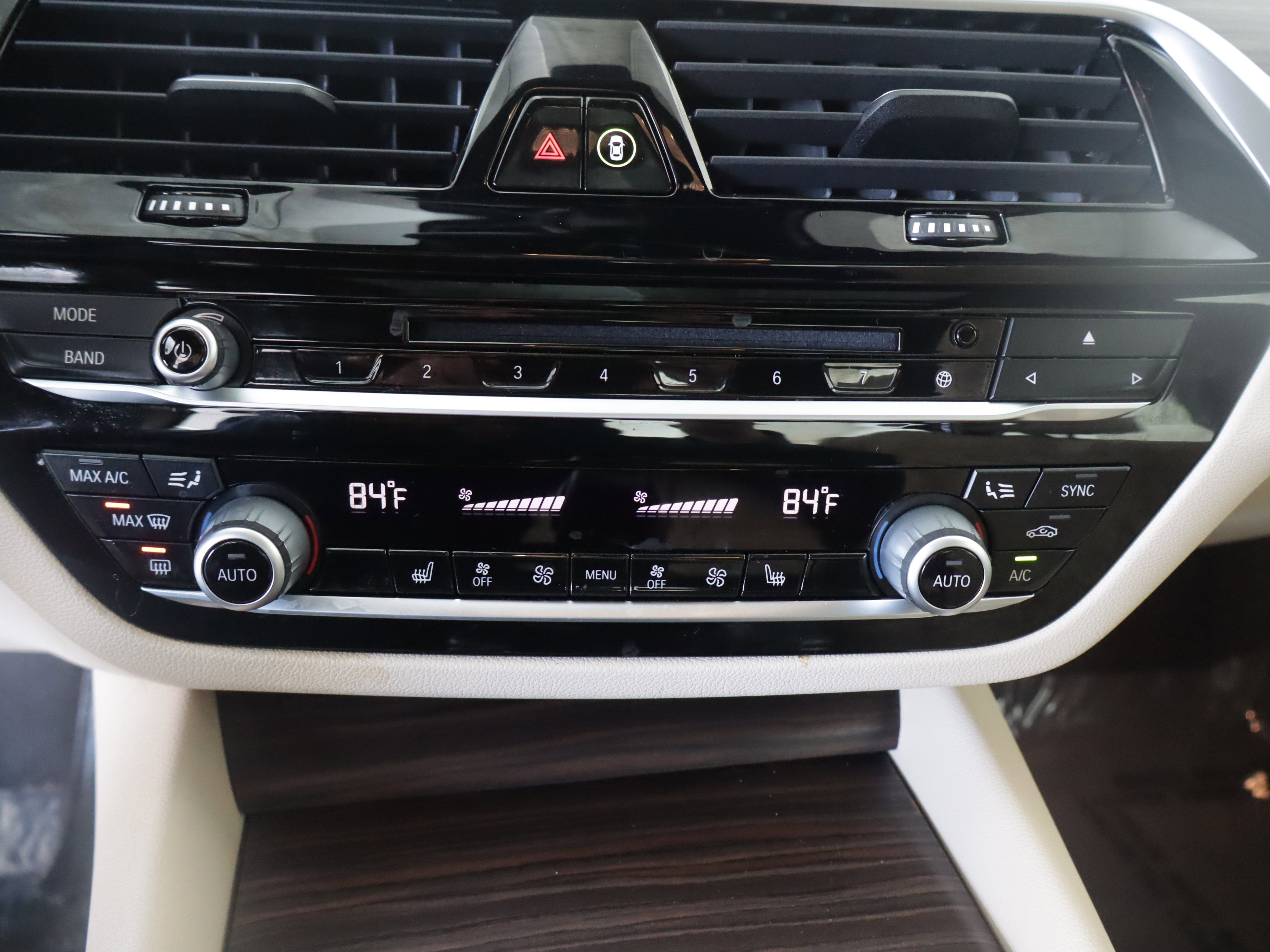 Used 2019 BMW 530i xDrive w/ Convenience Package image 19