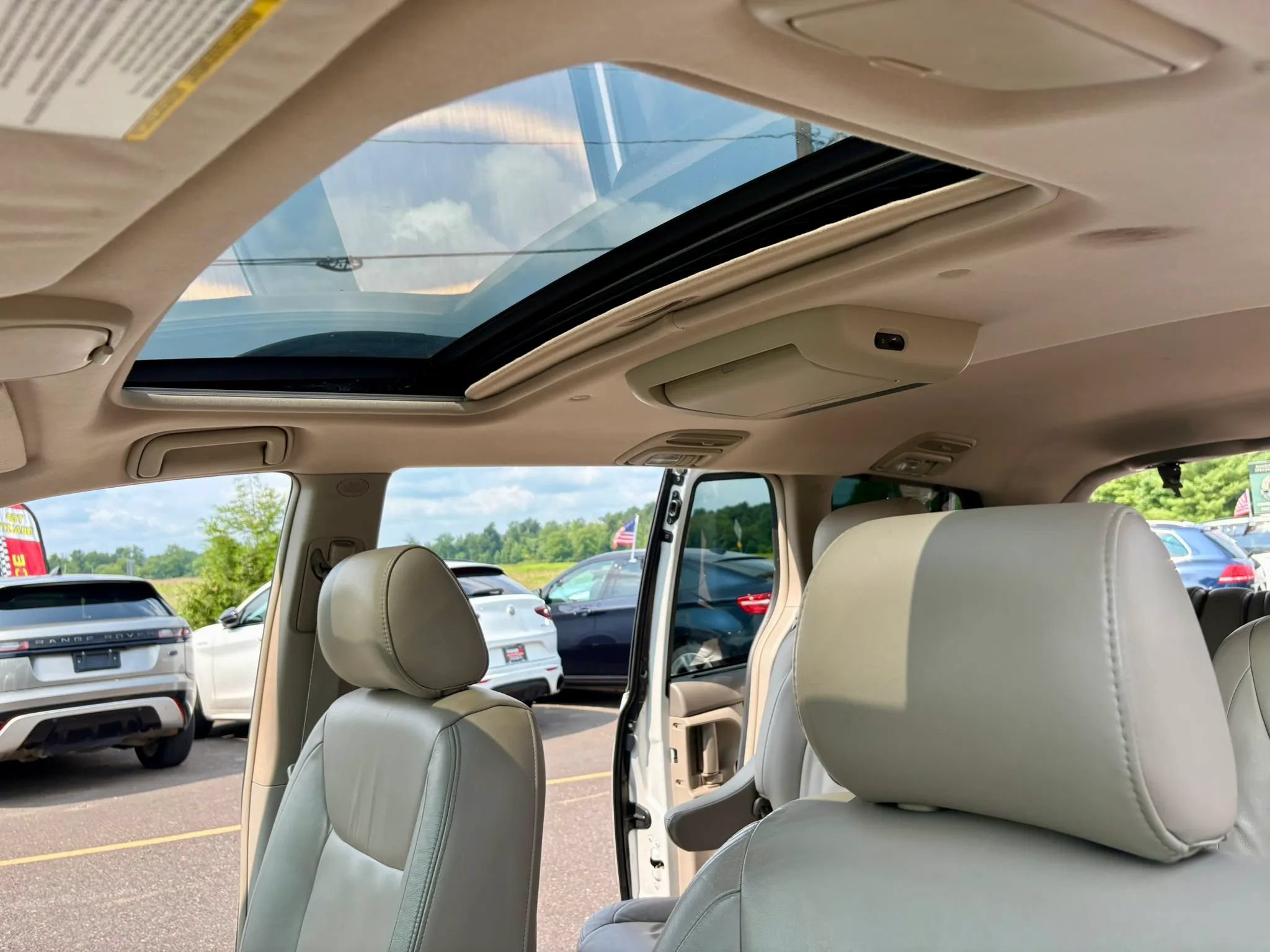 Used 2006 Toyota Sienna XLE w/ XLE Pkg 8 FWD image 15