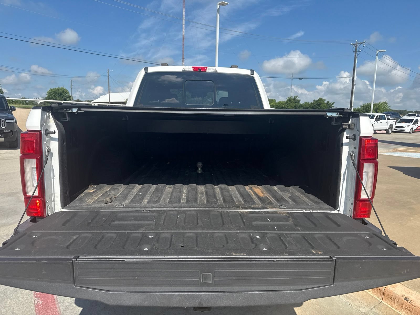 Used 2022 Ford F250 Lariat w/ Tremor Off-Road Package AWD/4WD image 8