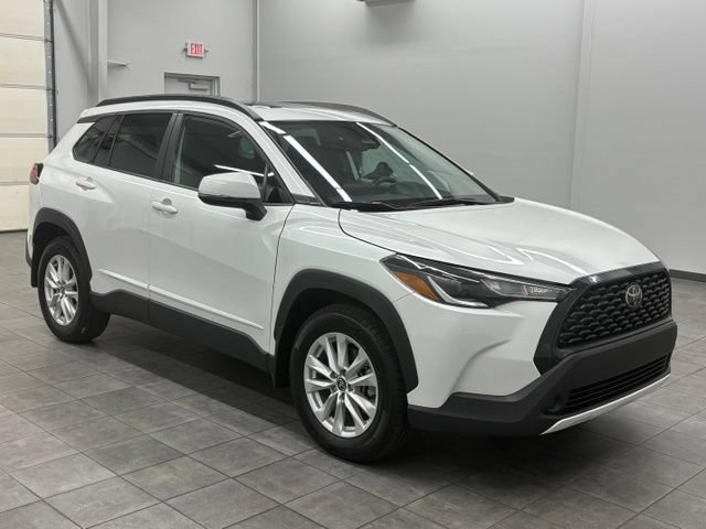 Used 2024 Toyota Corolla Cross LE w/ Moonroof Package AWD/4WD image 1