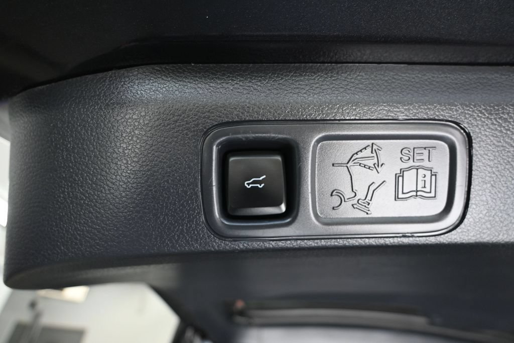 Used 2022 Ford Expedition Max Limited w/ Equipment Group 303A AWD/4WD image 47