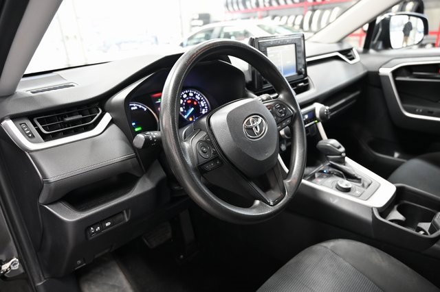 Used 2019 Toyota RAV4 LE image 20