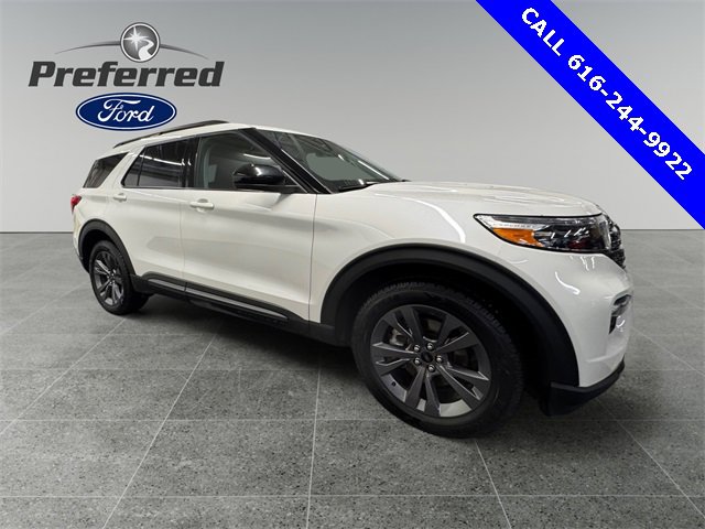 Used 2022 Ford Explorer XLT w/ Equipment Group 202A image 12