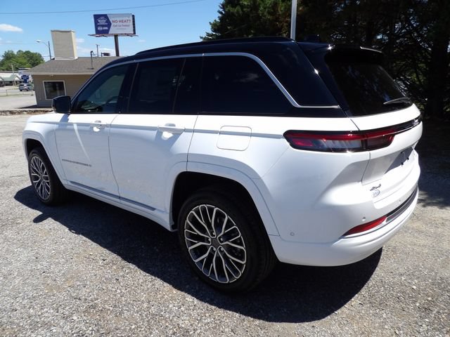 New 2026 Jeep Grand Cherokee Summit w/ Adv Protech Group IV AWD/4WD image 3
