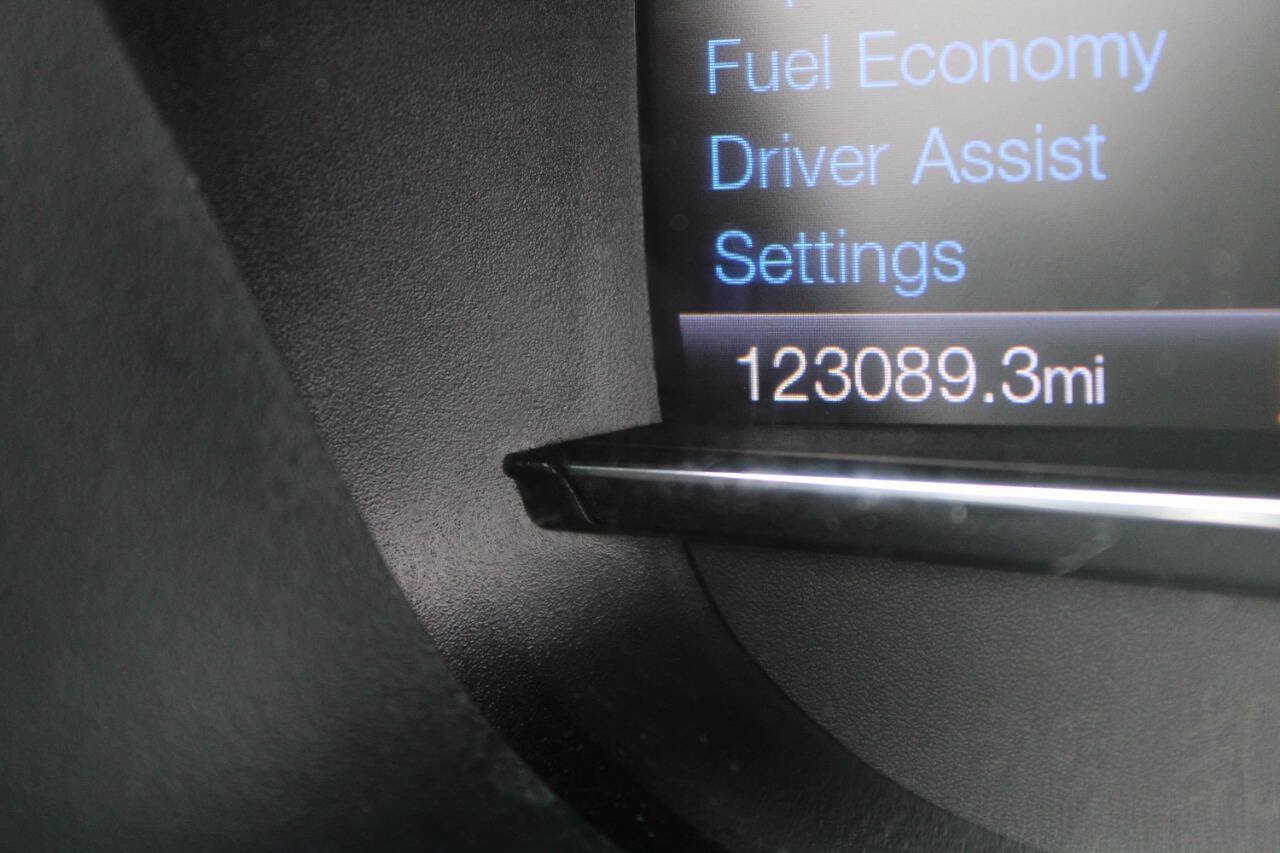 Used 2016 Ford Explorer XLT w/ Equipment Group 202A AWD/4WD image 20