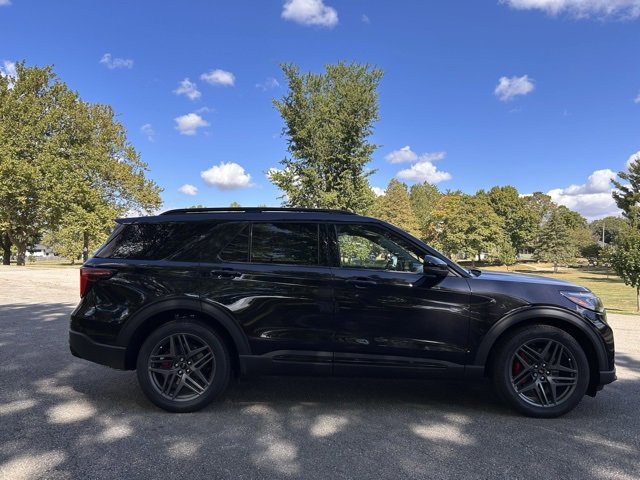 New 2025 Ford Explorer ST image 4