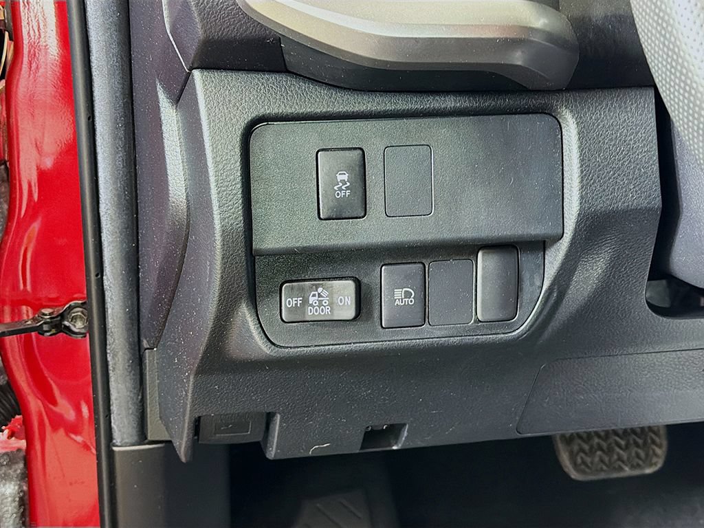 Used 2022 Toyota Tacoma SR5 AWD/4WD image 28