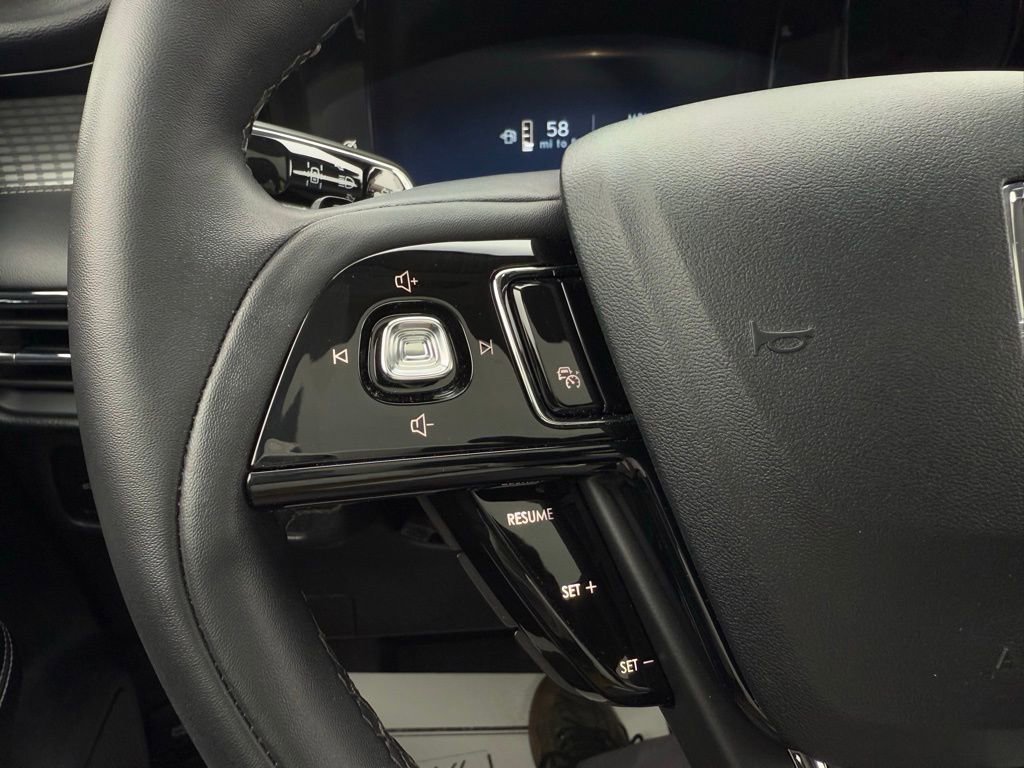 Used 2024 Lincoln Corsair AWD w/ Equipment Group 101A image 17