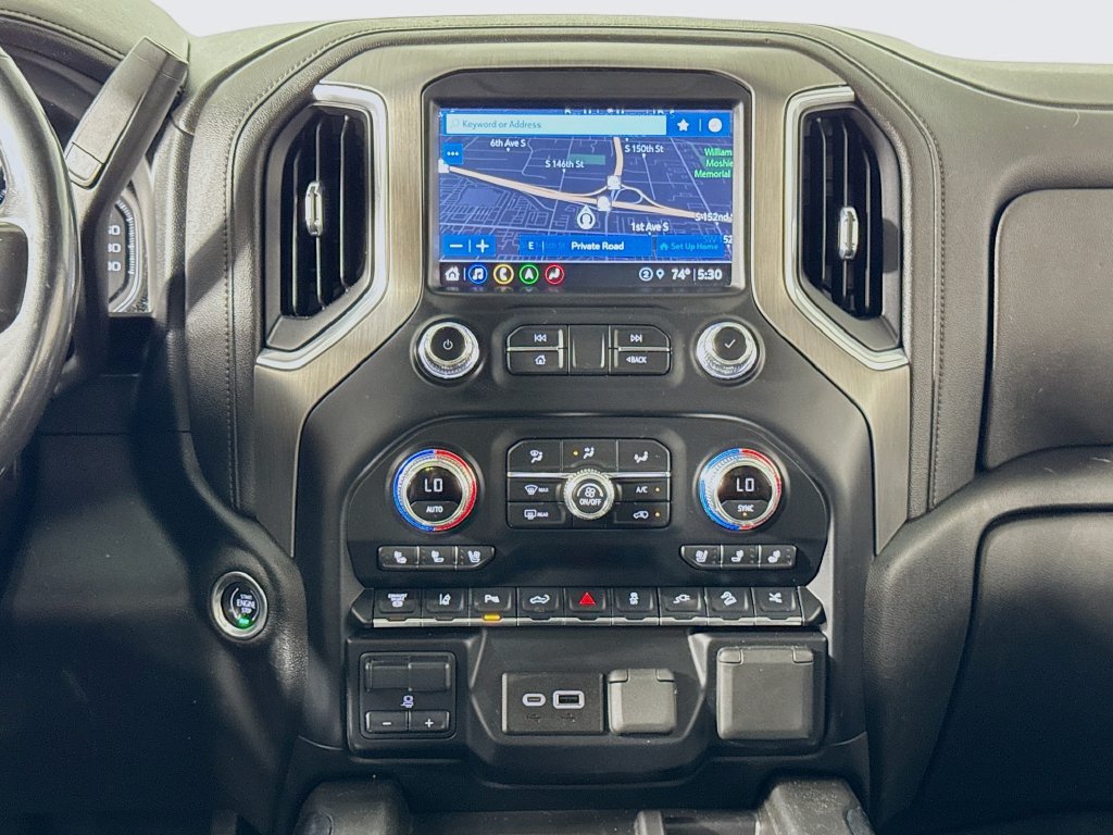 Used 2022 GMC Sierra 3500 Denali w/ Denali Black Diamond Edition AWD/4WD image 13