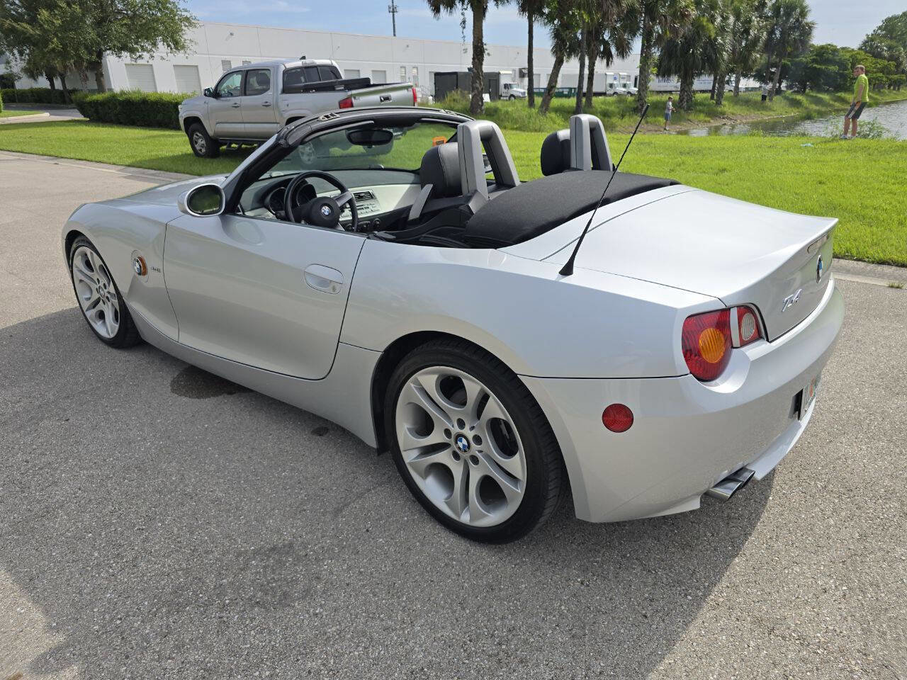 Used 2003 BMW Z4 3.0i image 4