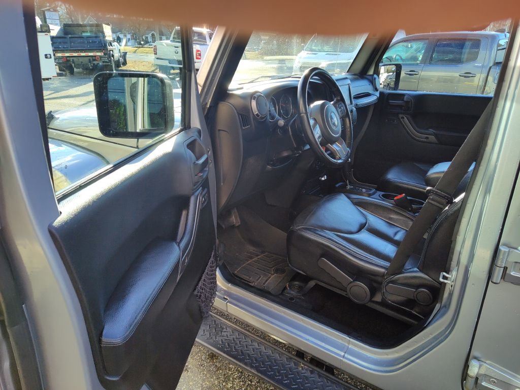 Used 2018 Jeep Wrangler Unlimited Sahara AWD/4WD image 11